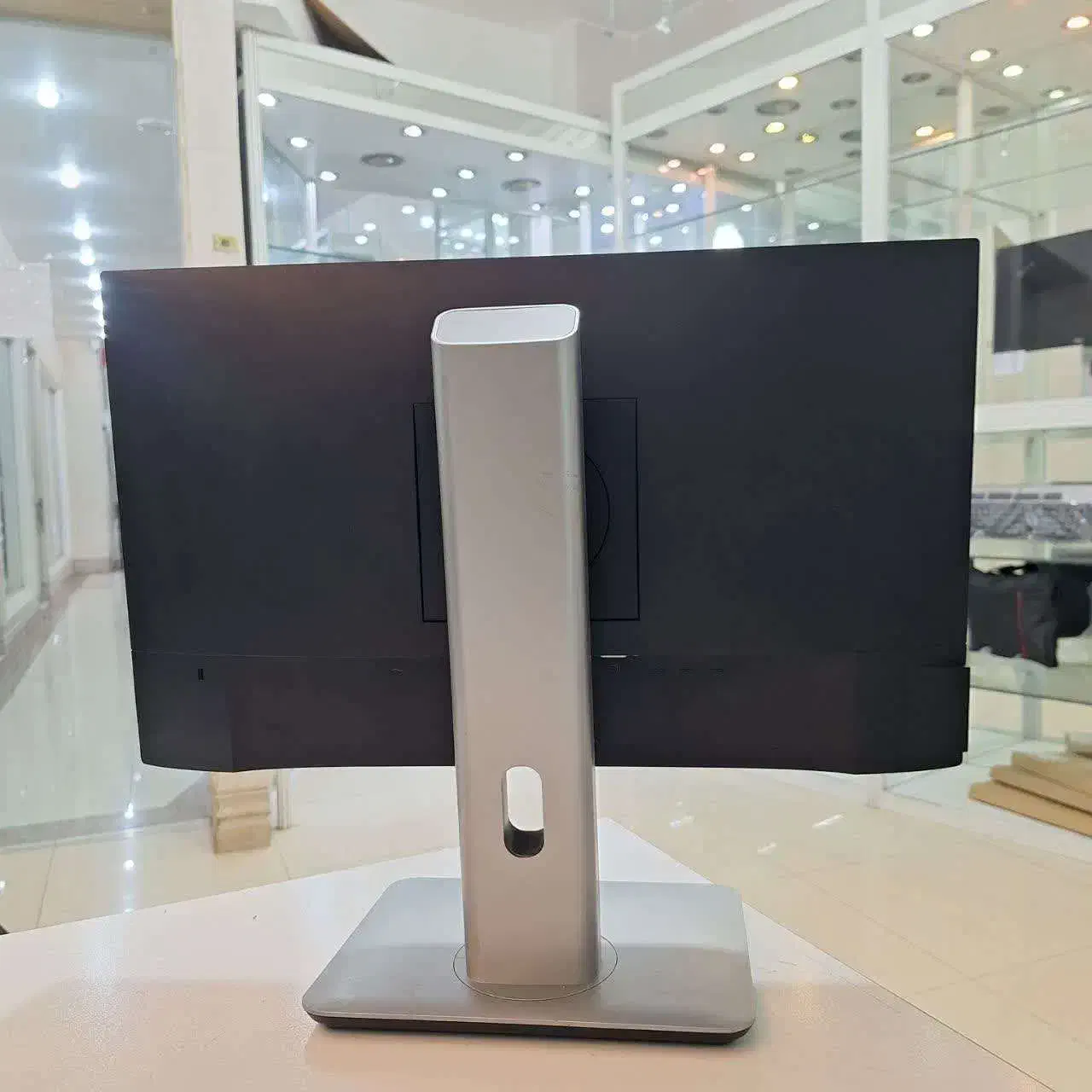 مانیتور دل 22اینچ فریملس همراه با گارانتی|قطعات و لوازم جانبی رایانه|اصفهان, نقش جهان|دیوار