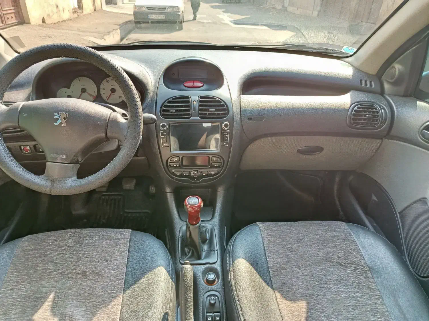 پژو 206 V8 sdمدل 1394|خودرو سواری و وانت|شیراز, سعدیه جنوبی|دیوار