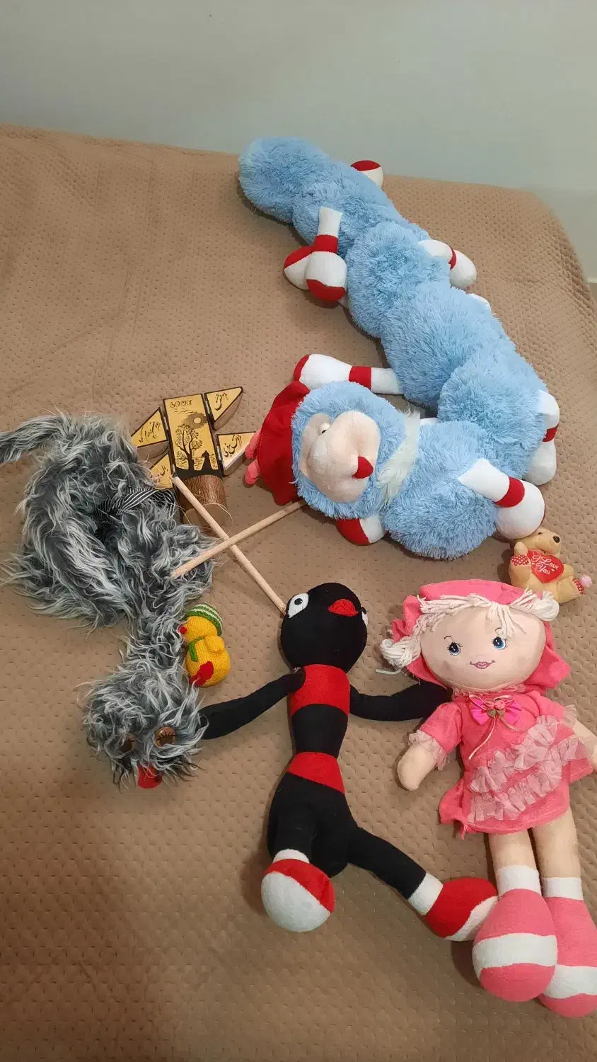 عروسک|اسباببازی بچه|کیش, |دیوار