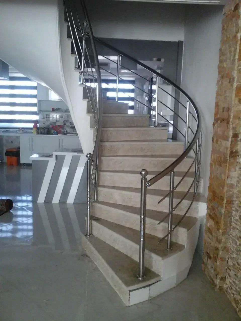 طراحی اجرا پله فلزی بتنی سنگ پله نما نرده|خدمات پیشه و مهارت|زرند, |دیوار