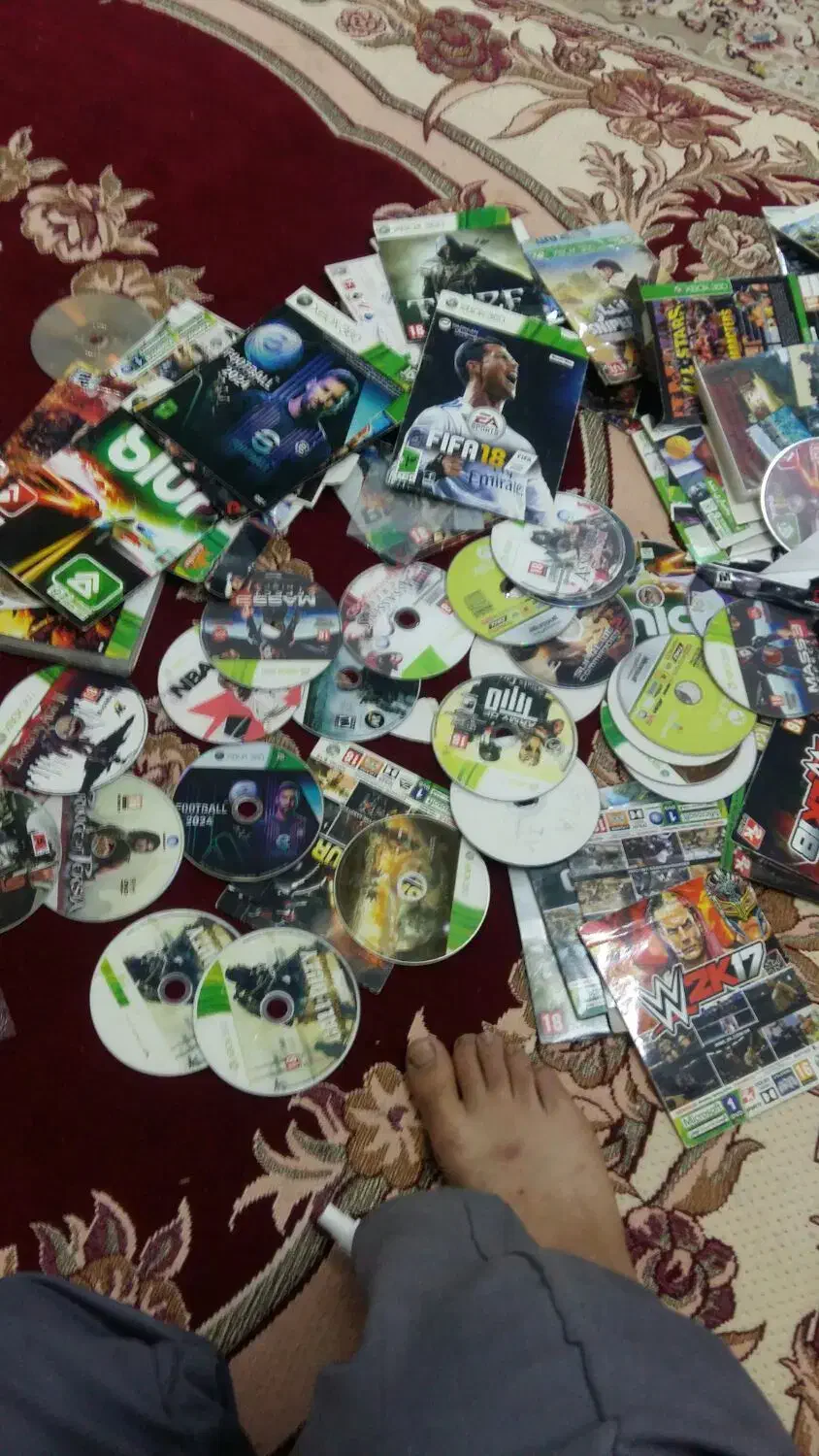 تعداد بالا سی دی بازی ایکس باکس ۳۶۰|کنسول، بازی ویدئویی و آنلاین|اهواز, کوی مهدیس|دیوار