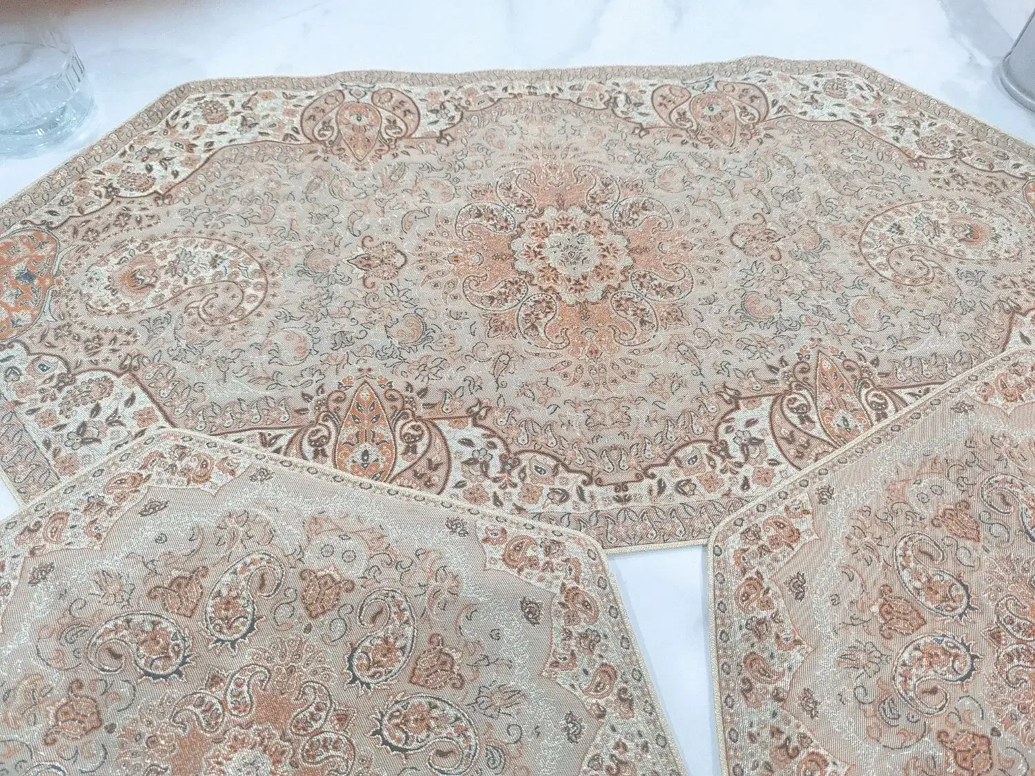 رومیزی ترمه روفرشی دورکش|حراج|محمدشهر, محمدشهر|دیوار