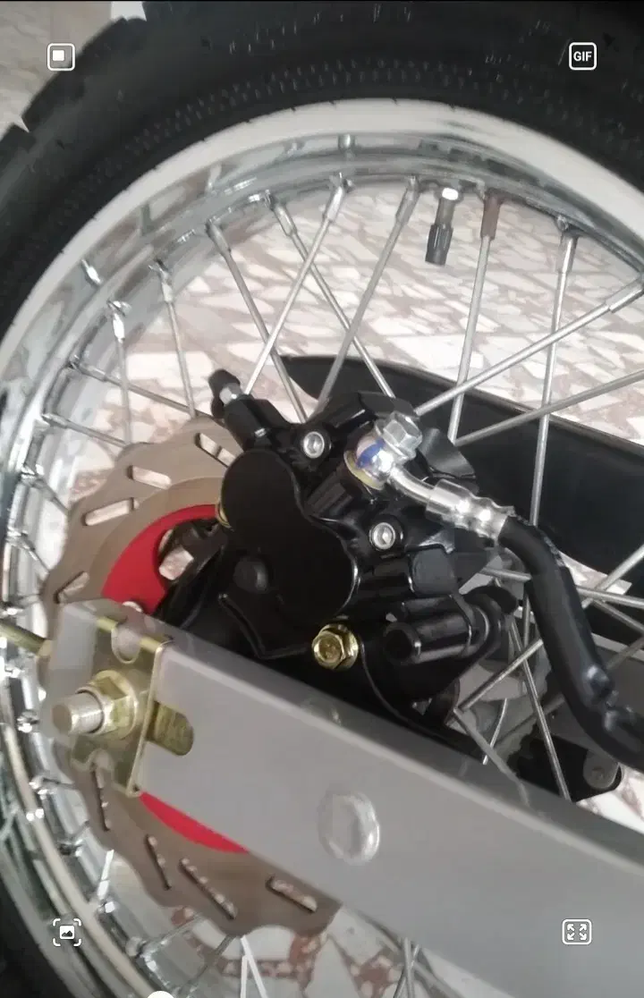 تیلر پرواز خشگ بدونه مشابه|موتورسیکلت|صومعه‌سرا, |دیوار