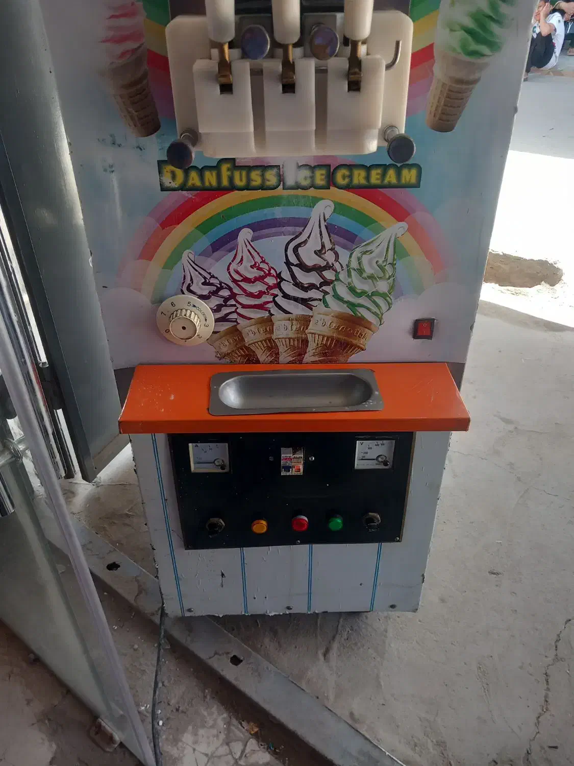 هود سالم.  دستگاه بستنی در|اجاق گاز و لوازم برقی پخت‌وپز|زاهدان, |دیوار