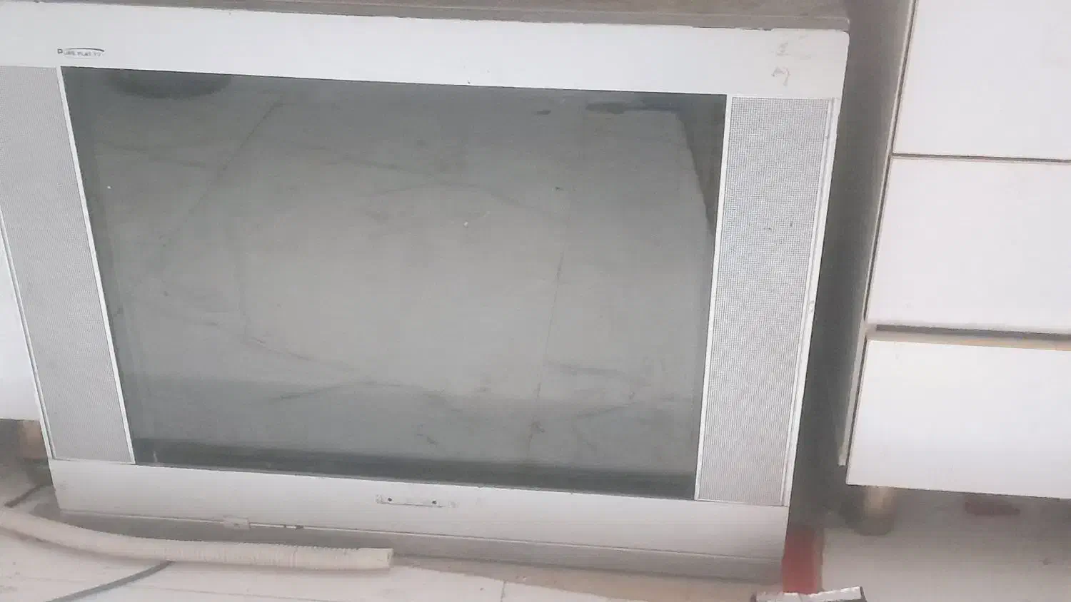 تلویزیون قدیمی|تلویزیون و پروژکتور|خان ببین, |دیوار