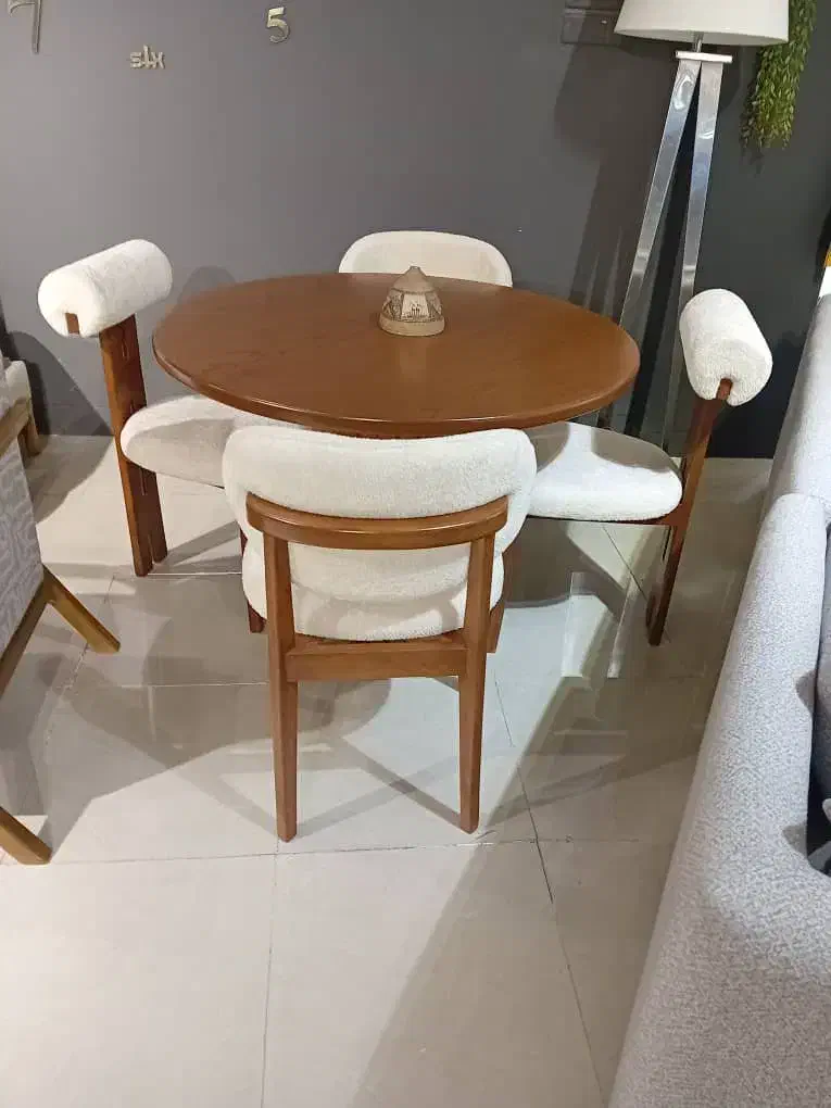 میزنهارخوری چوبی ۲نفره گرد|میز و صندلی غذاخوری|تهران, امام حسین|دیوار