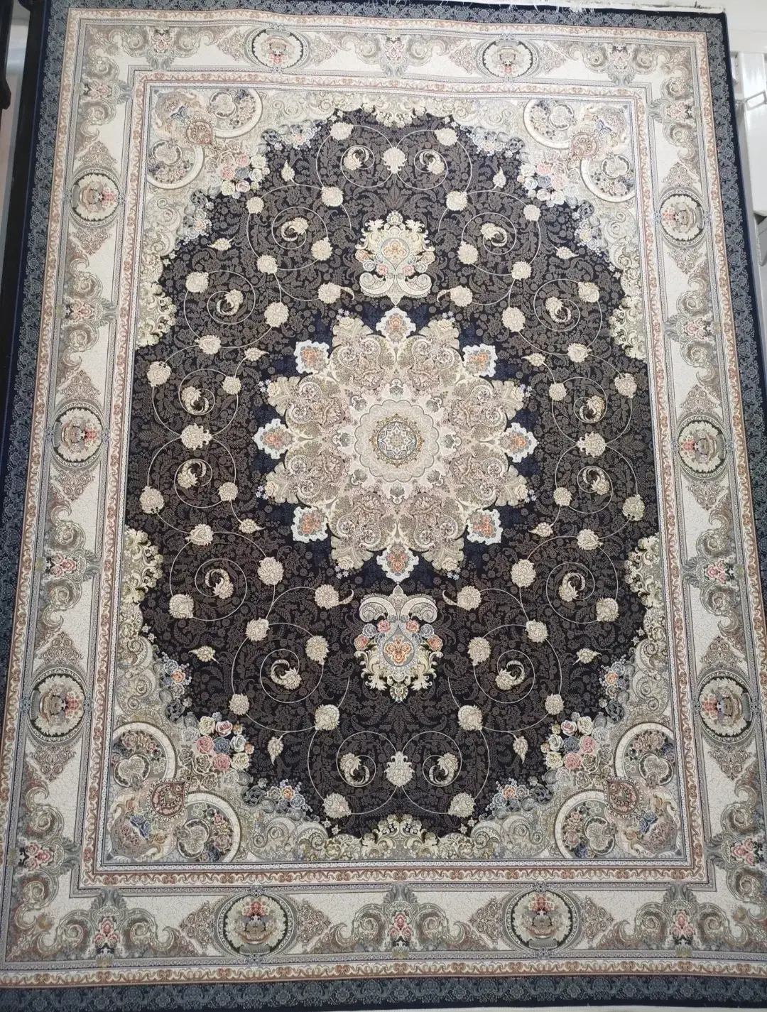 کاملا سالم ونویک هفته ای هست خریدم ۲عدد|فرش|دلیجان, |دیوار