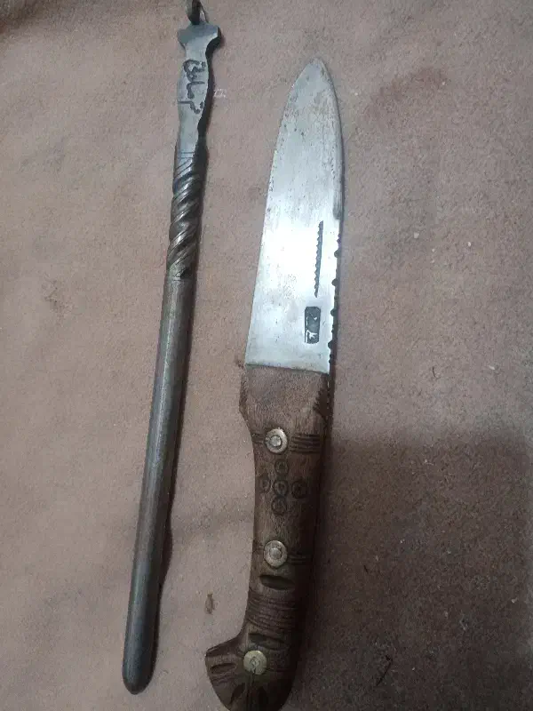 چاقو ومصقل|کلکسیون اشیاء عتیقه|قم, شاه ابراهیم|دیوار
