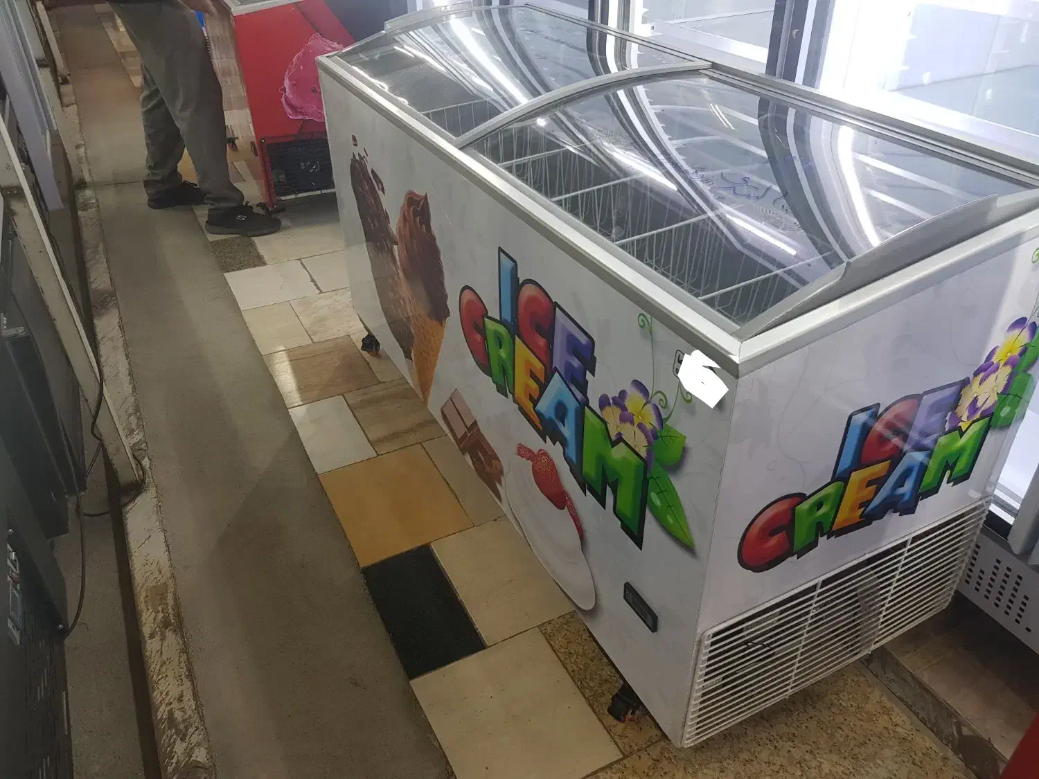 یخچال و فریزر بستنی و ترازو|فروشگاه و مغازه|زابل, |دیوار