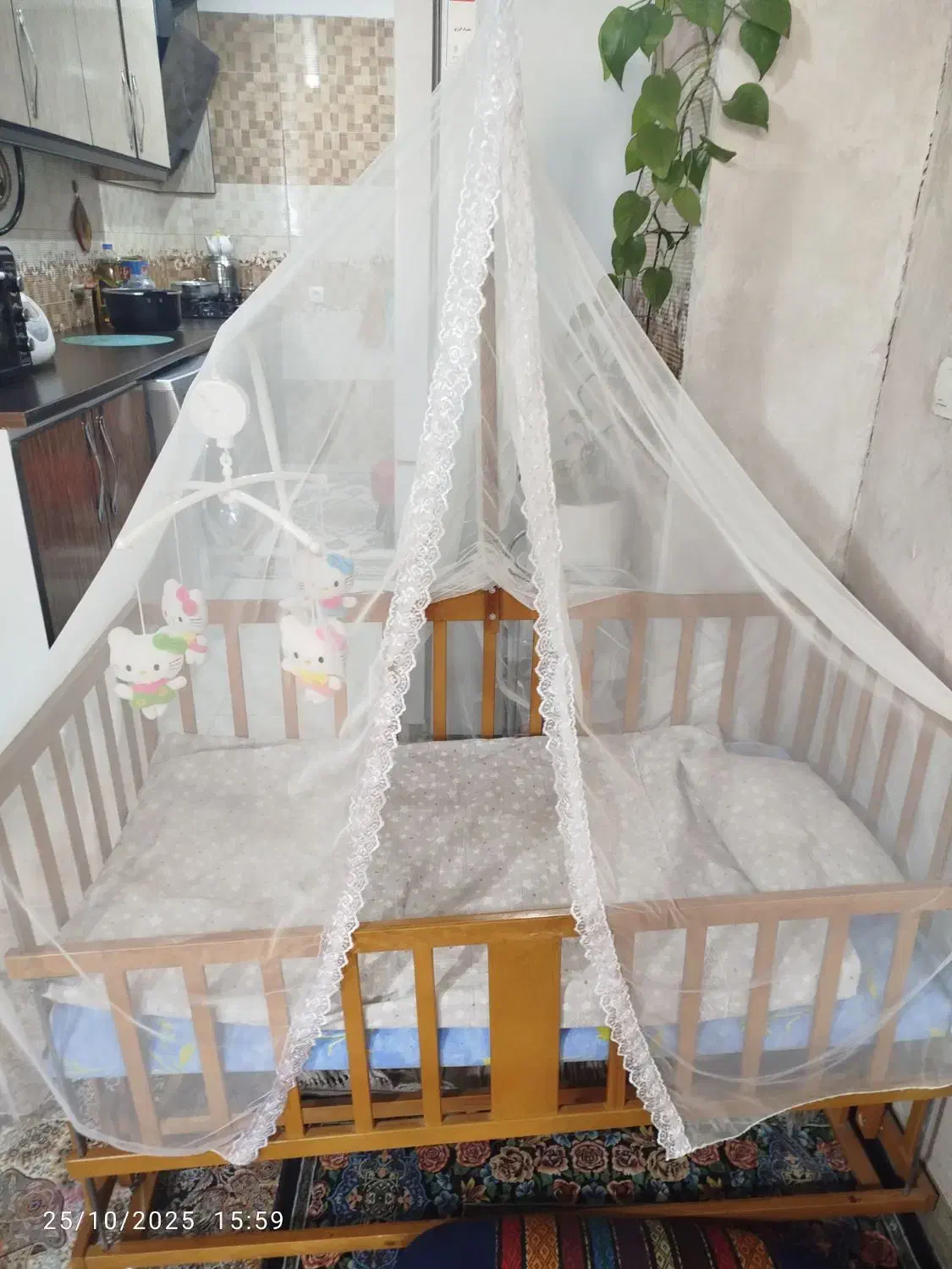 گهواره ی نوزاد|تخت و صندلی بچه|نسیم‌شهر, |دیوار