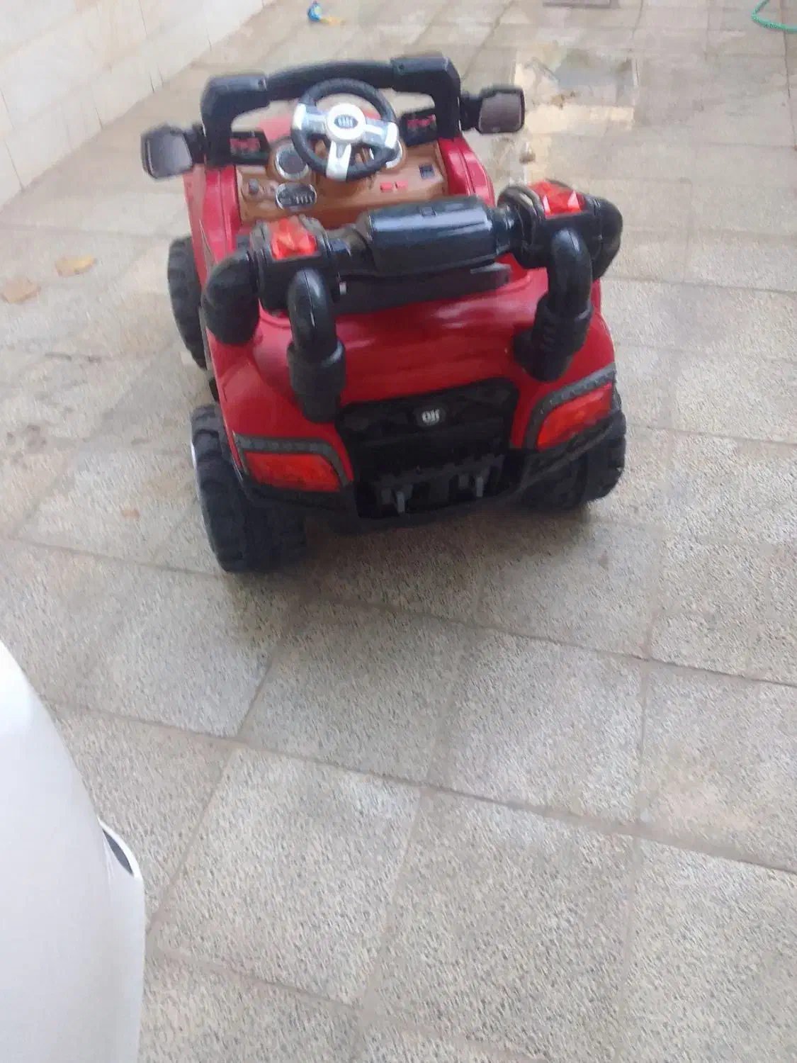 ماشین شارژی دوموتوره شاسی بلند|اسباب‌بازی بچه|نجف‌آباد, صالح آباد|دیوار