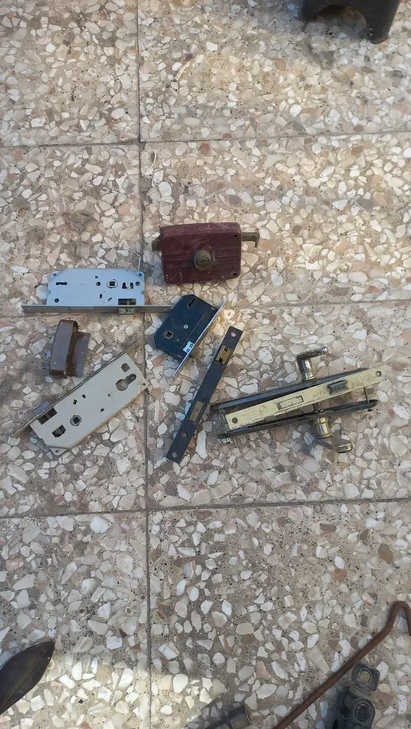 قفل وغیره|ابزارآلات|مشهد, عبادی|دیوار