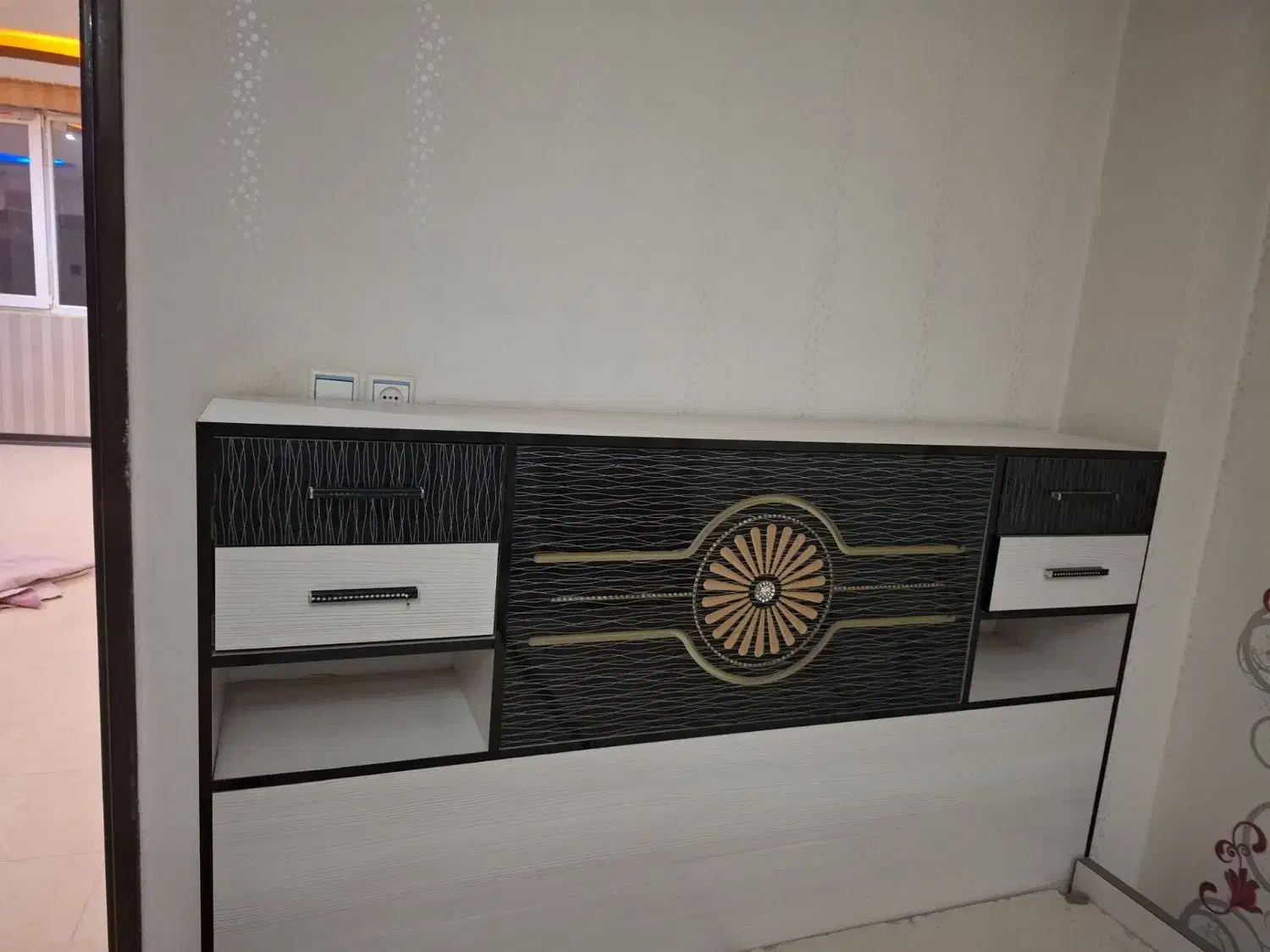 تخت و میز آرایش و سینما خانواده|سیستم صوتی خانگی|الوند, |دیوار