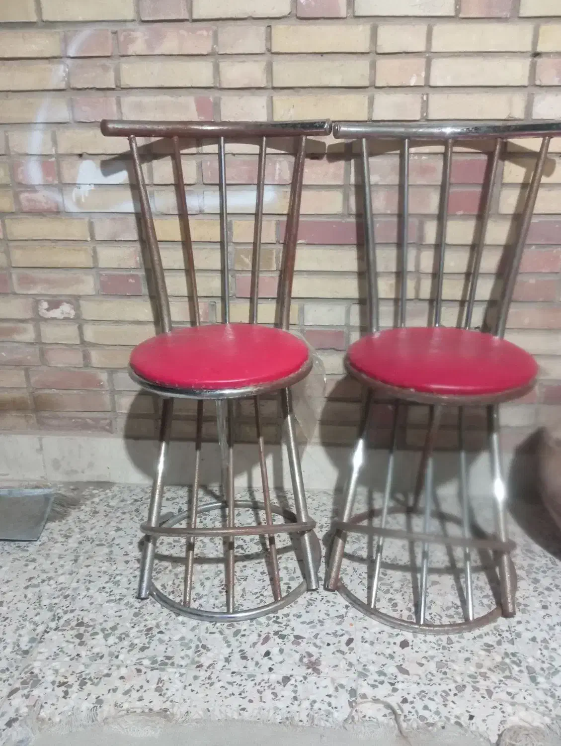 ۲عدد صندلی فلزی|میز و صندلی غذاخوری|یزد, |دیوار