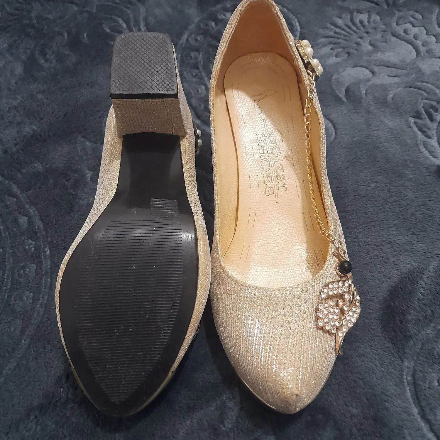 کفش|کیف، کفش، کمربند|کرباسک, |دیوار