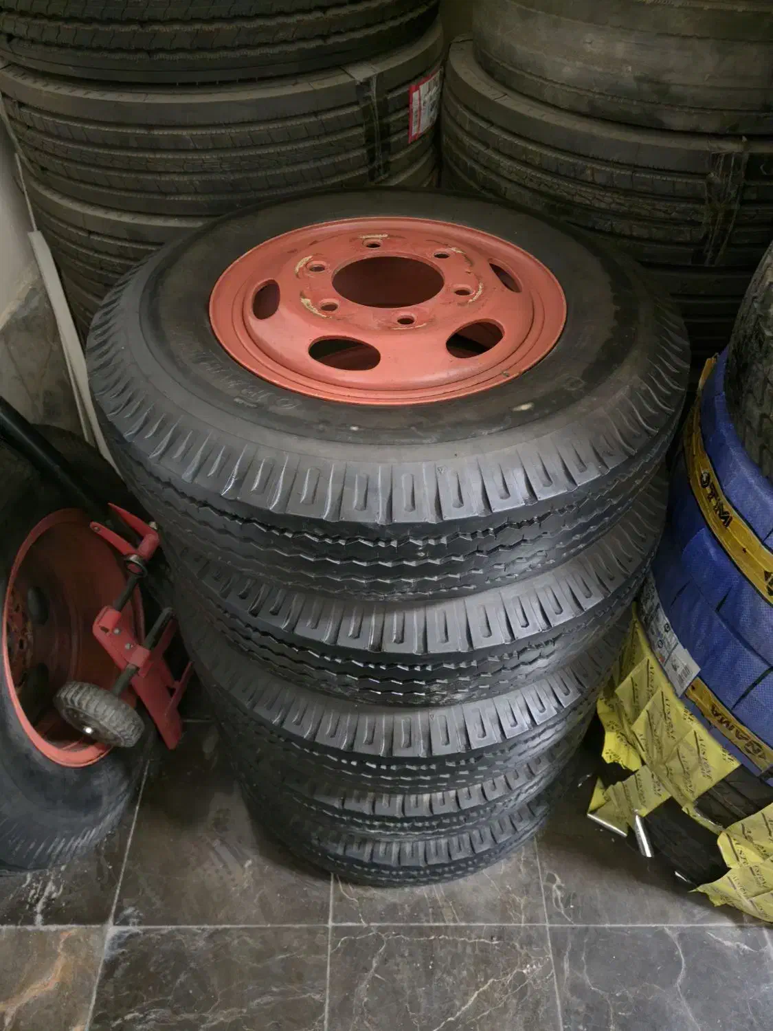 لاستیک بارز ۶.۵۰/۱۶ ۸۰ درصد با رینگ فوتونی|قطعات یدکی و لوازم جانبی|مشهد, رباط طرق|دیوار