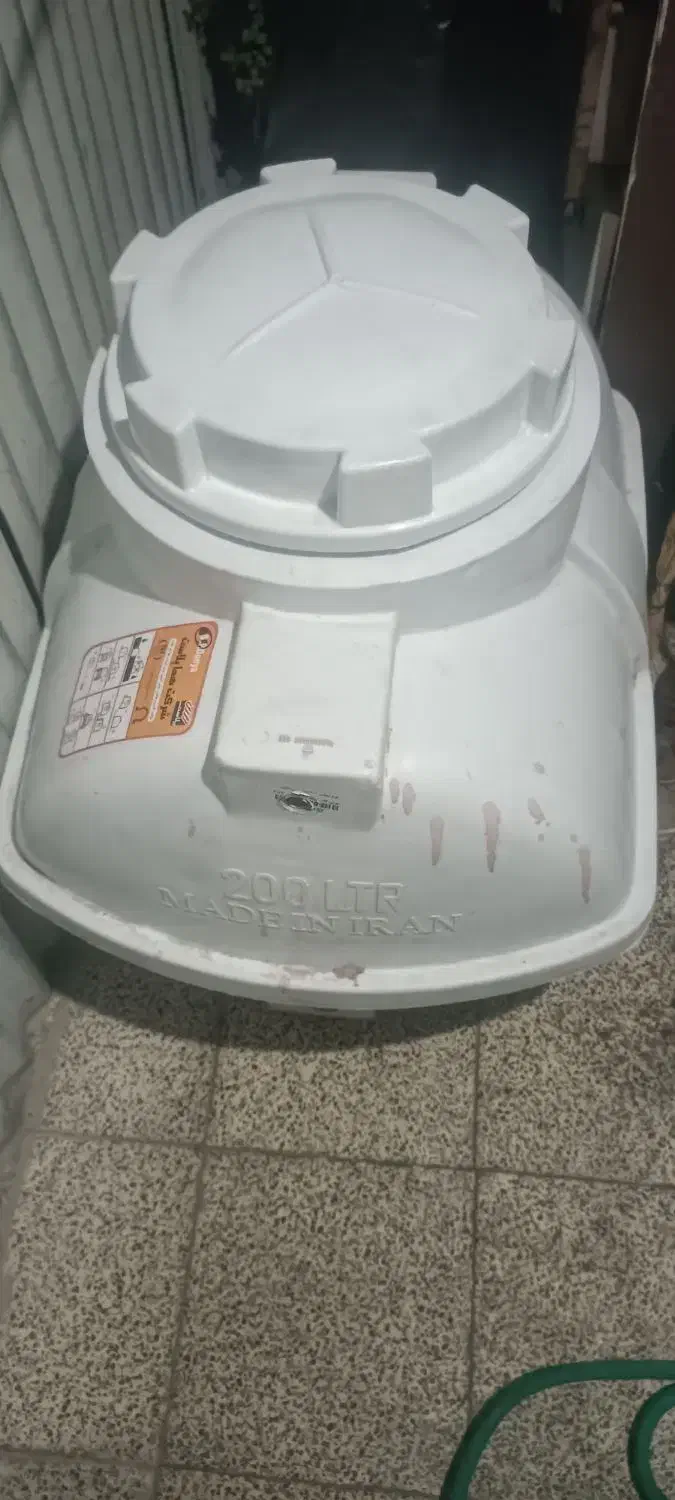 مخزن آب ۲۰۰لیتری ۳لایه هنوز استفاده نشده|مصالح و تجهیزات ساختمان|ماهان, |دیوار