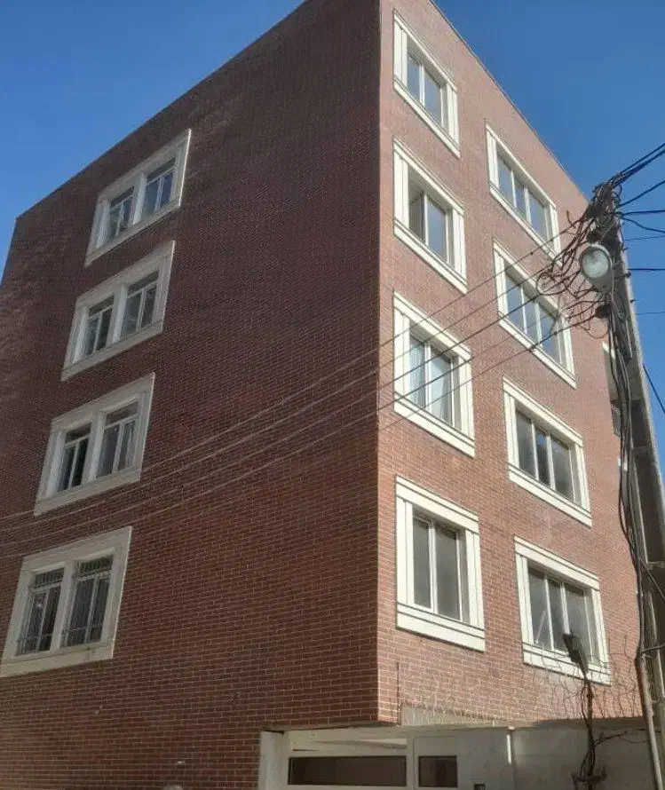 واحد 102 متری نوساز.خ طالقانی .چهارراه ولیعصر|فروش آپارتمان|قزوین, |دیوار