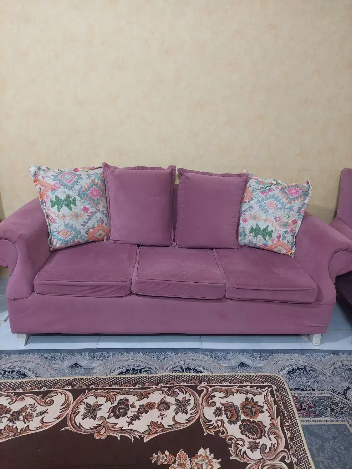 مبلمان|مبلمان خانگی و میز عسلی|مشهد, حضرت حجت|دیوار