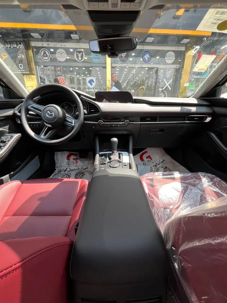 مزدا 3 وارداتی صفر سفید داخل مارون ۲۰۲۵تحویل فوری|خودرو سواری و وانت|تهران, صادقیه|دیوار