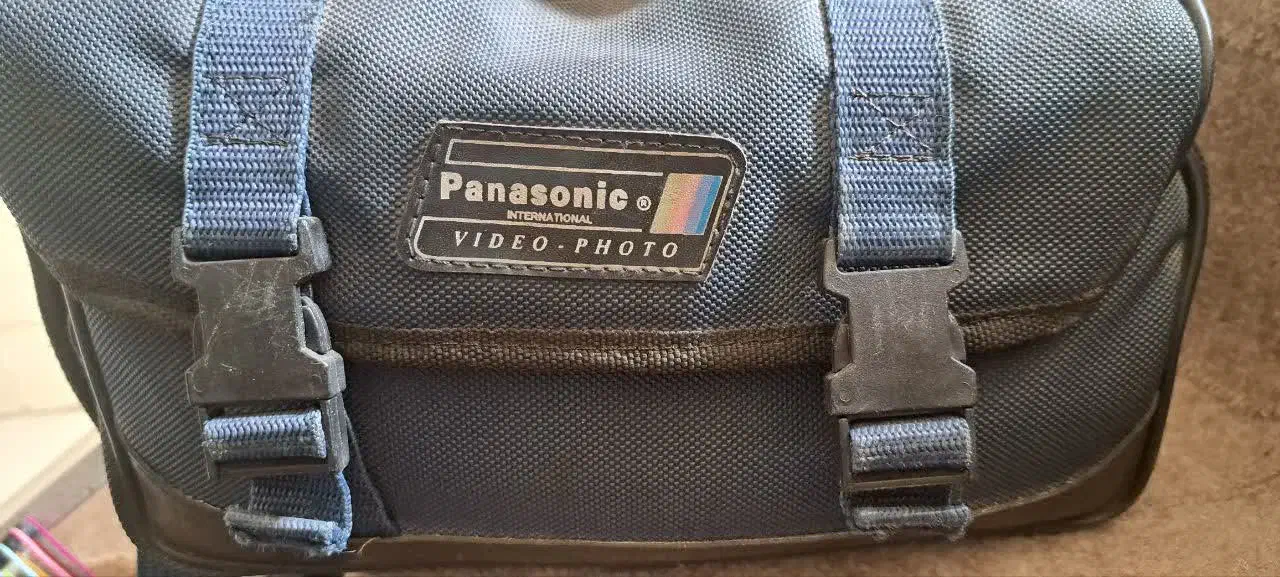 دوربین عکاسی کونیکا و فیلمبرداری پاناسونیک|دوربین عکاسی و فیلمبرداری|همدان, |دیوار