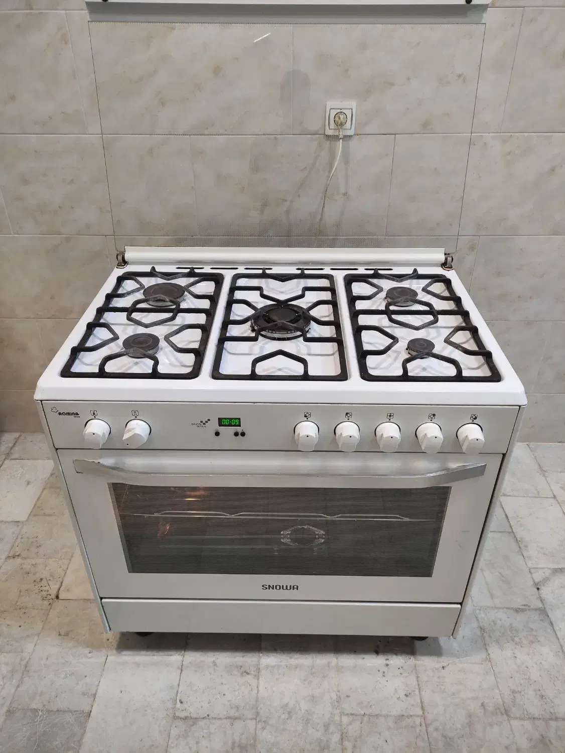 اجاق گاز فردار اسنوا پنج شعله صحیح و سالم درحد نو|اجاق گاز و لوازم برقی پختوپز|مشکیندشت, |دیوار