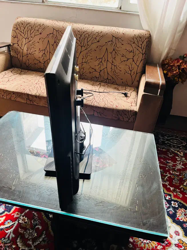 تلویزیون|تلویزیون و پروژکتور|صومعه‌سرا, |دیوار