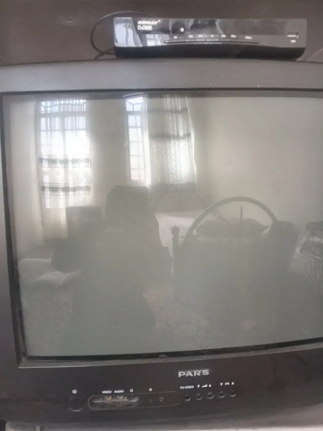 تلویزیون رنگی با دستگاه دیجیتال|تلویزیون و پروژکتور|سمنان, |دیوار