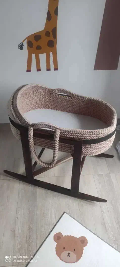 کریرنوزاد( گهواره) بافتنی مدل نیمه سایه در حد نو|تخت و صندلی بچه|چالوس, |دیوار