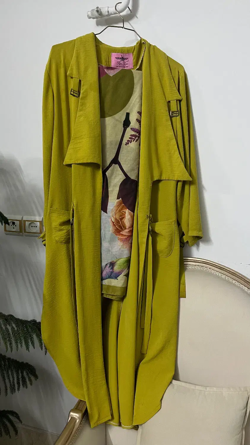 تعدادی مانتو|لباس|گرگان, |دیوار