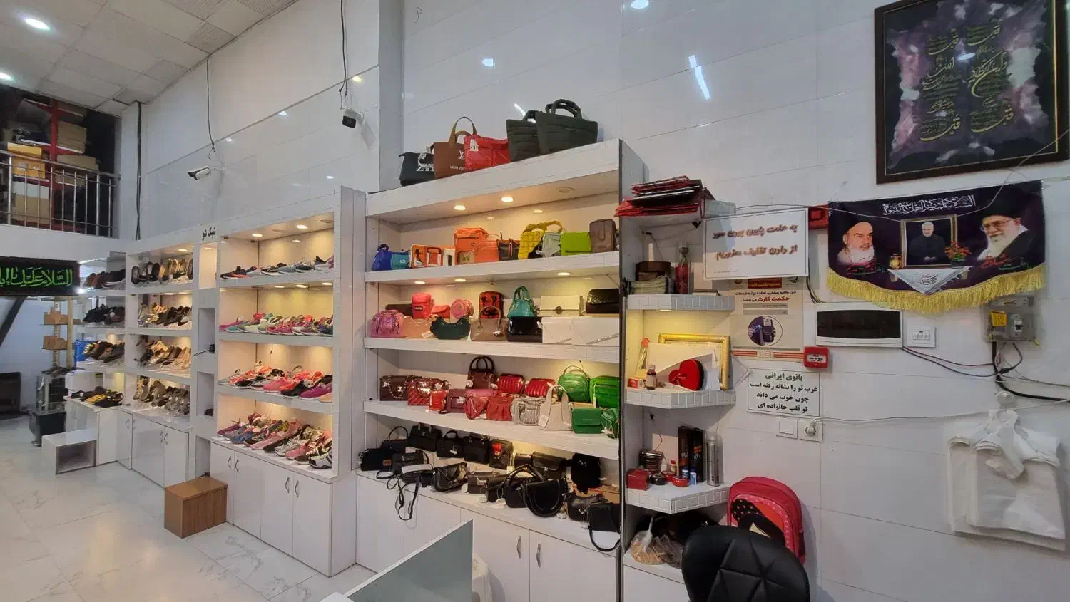 ویترین/آویز دمپایی/رگال|فروشگاه و مغازه|نیشابور, شهرک قدس|دیوار