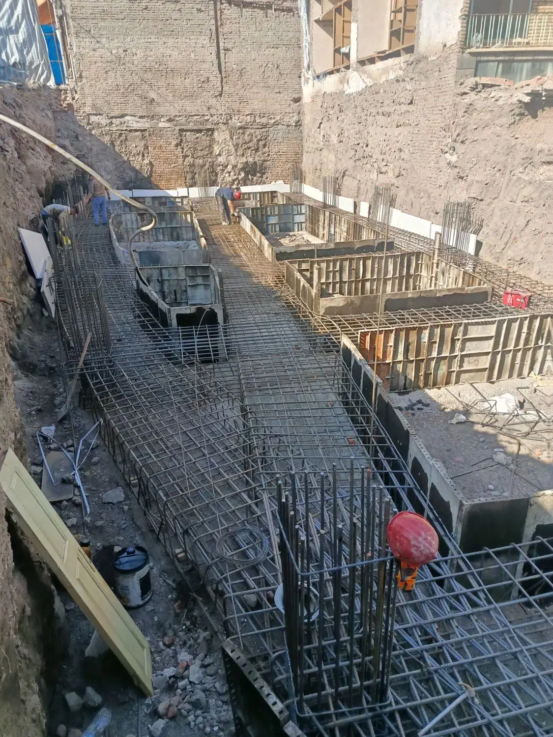 نیاز مند کارگر ارماتور بند|استخدام معماری، عمران و ساختمانی|اردبیل, |دیوار