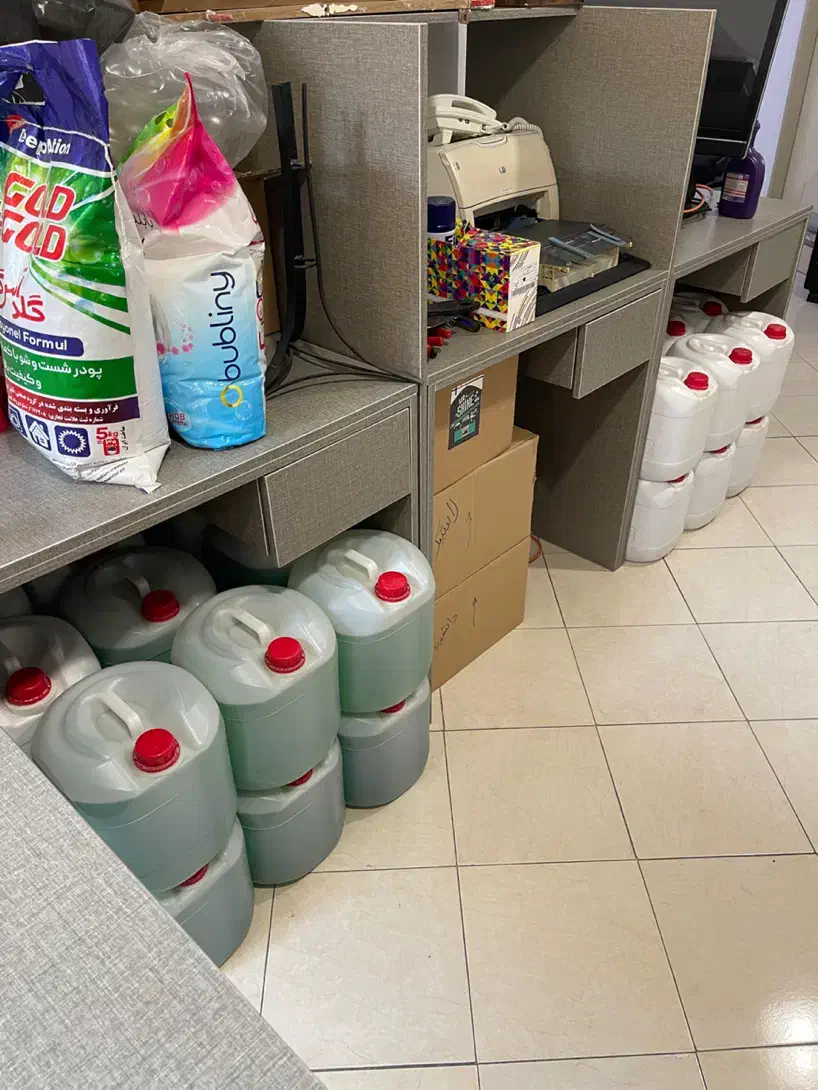 شیشه پاک کن ۱۰ لیتری|مواد شوینده و دستمال کاغذی|کرج, برغان|دیوار