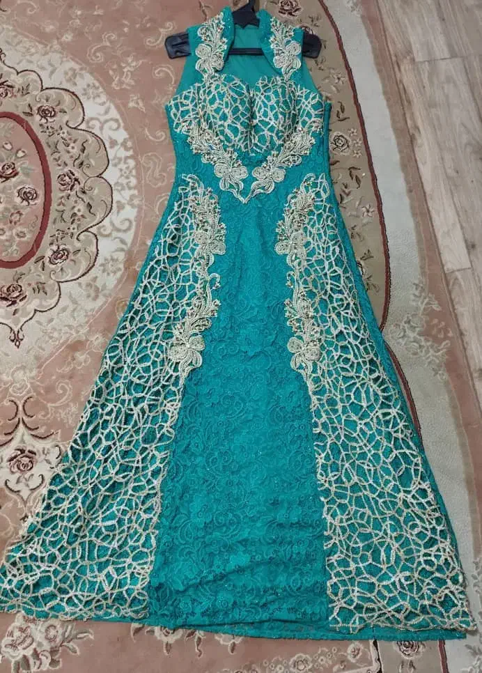 لباس مجلسی سایز چهل و چهار هست|لباس|لاهیجان, امیرشهید|دیوار