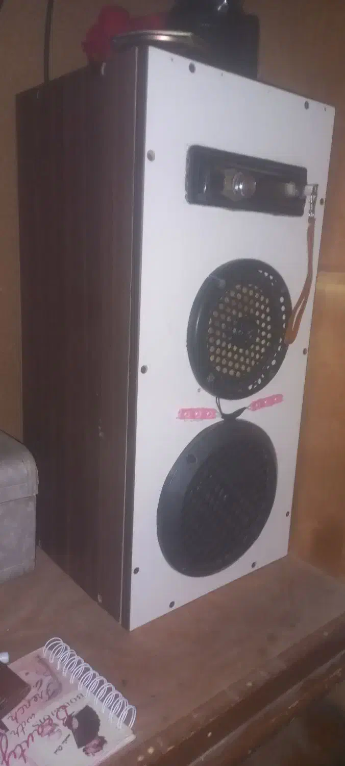 اسپیکر|صوتی و تصویری|ایلخچی, |دیوار