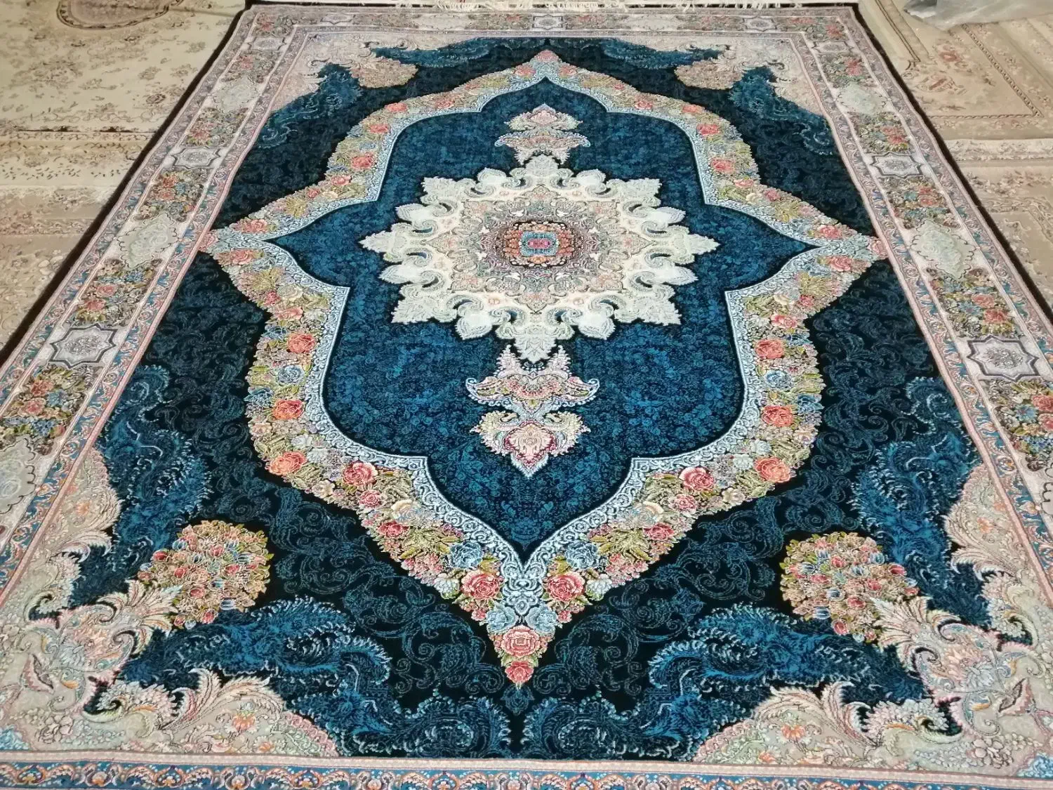 فرش 12 متری|فرش|آران و بیدگل, |دیوار