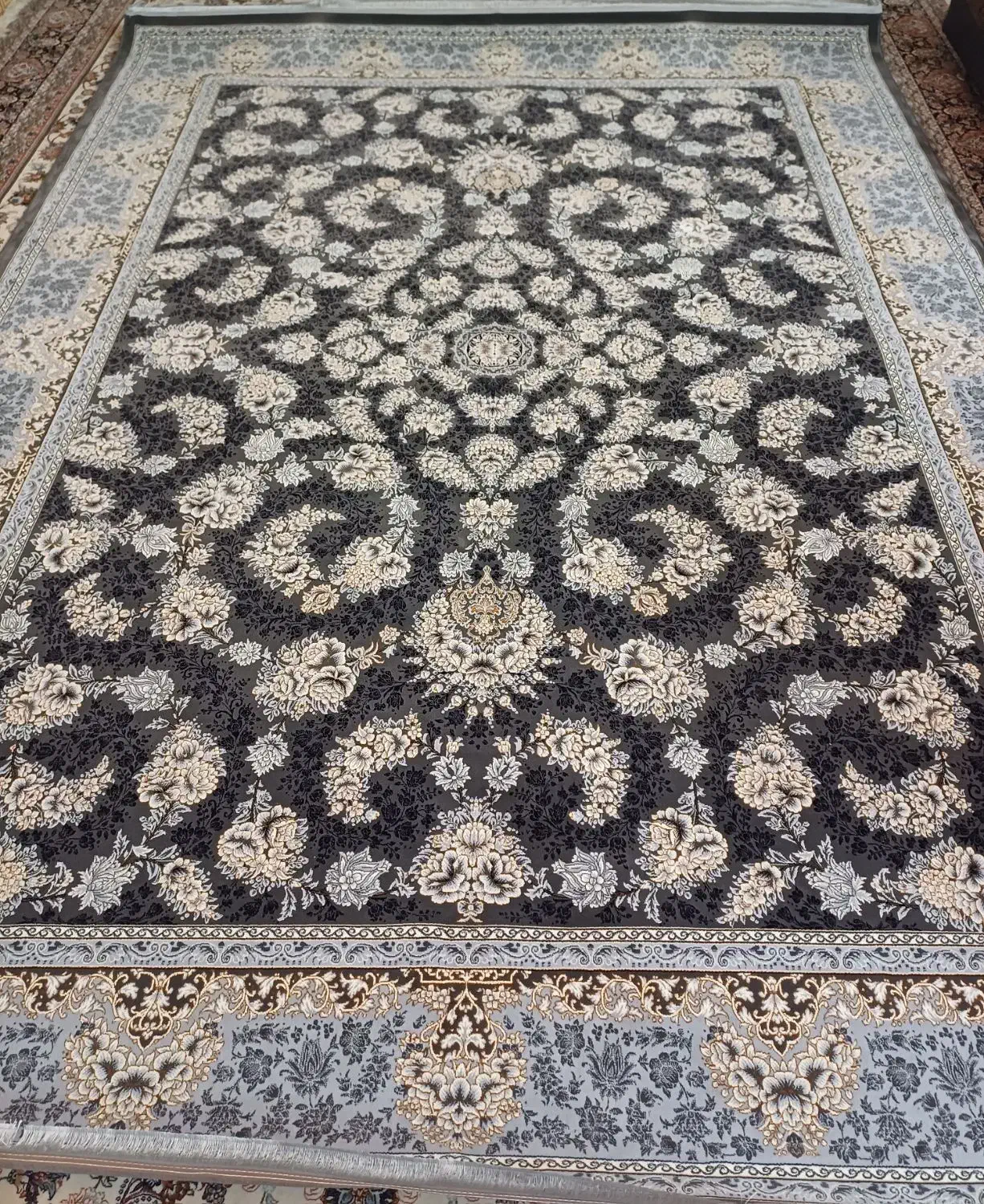 حراج ۲۰ جفت فرش ۱۲ متری ۷۰۰ شانه اصلی نو اکبند|فرش|مشهد, شهید قربانی|دیوار