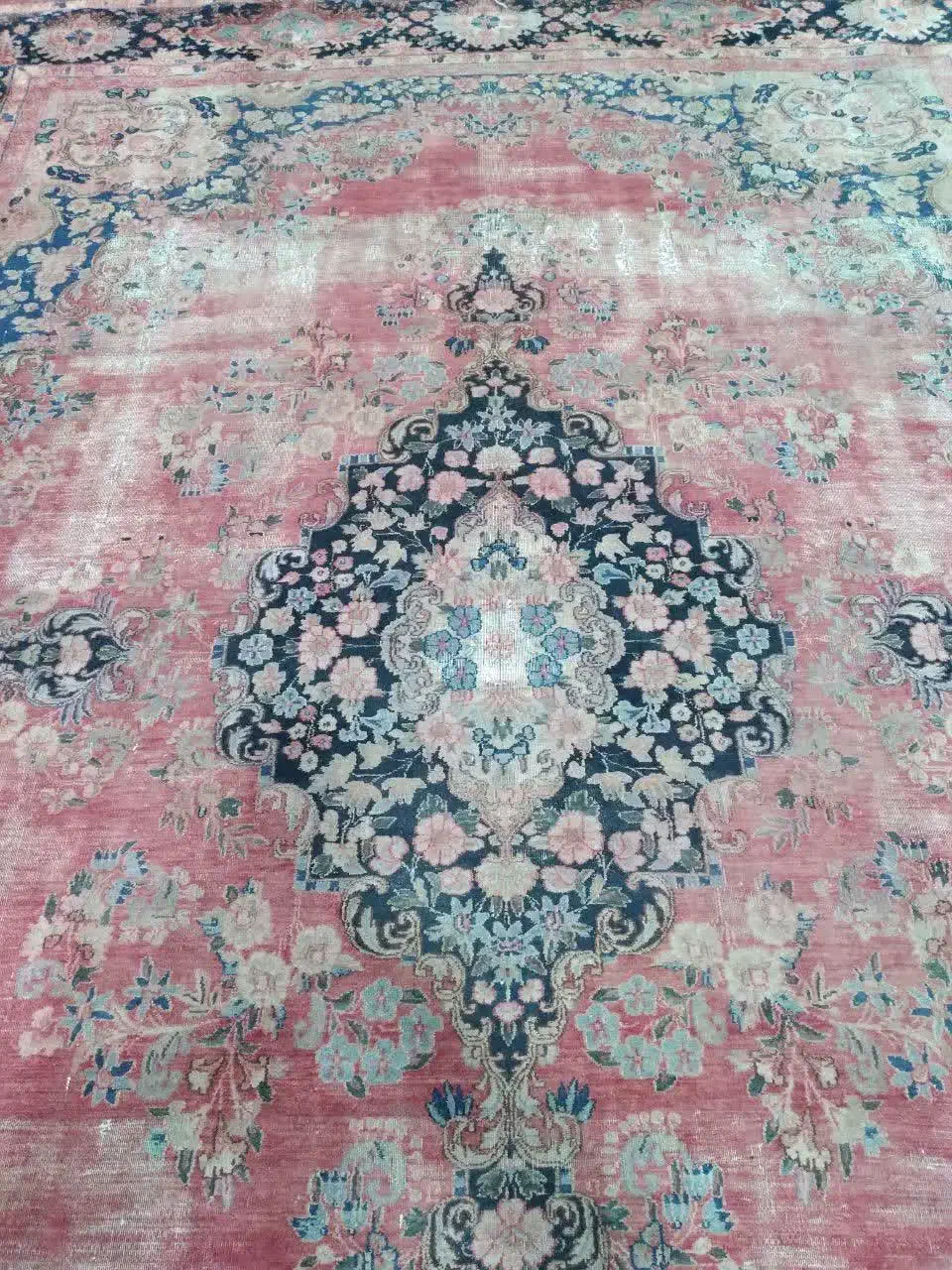 فرش قدیمی|فرش|خوی, |دیوار