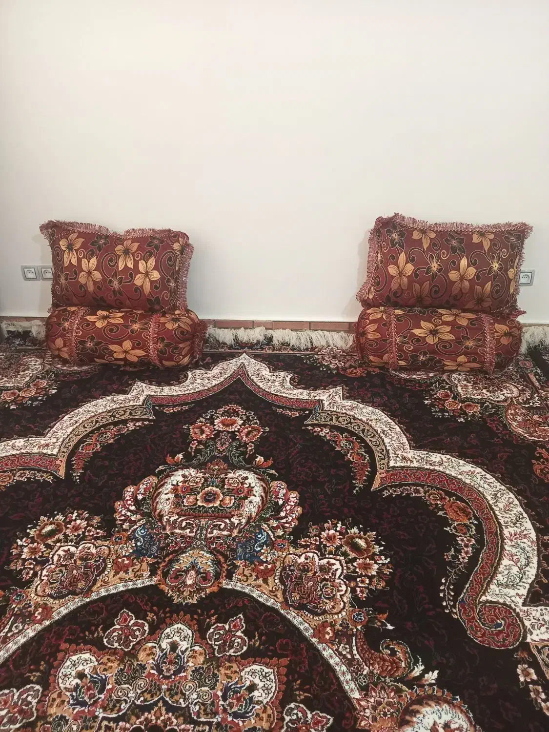 رو بالشتی|رختخواب، بالش، پتو|یاسوج, |دیوار