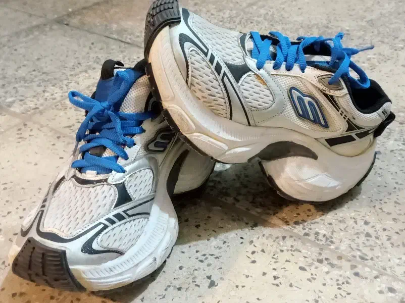 کفش بالنسیاگا ۱۰xسایز ۴۲ ۴۳ ۴۴|کیف، کفش، کمربند|پیر بکران, |دیوار