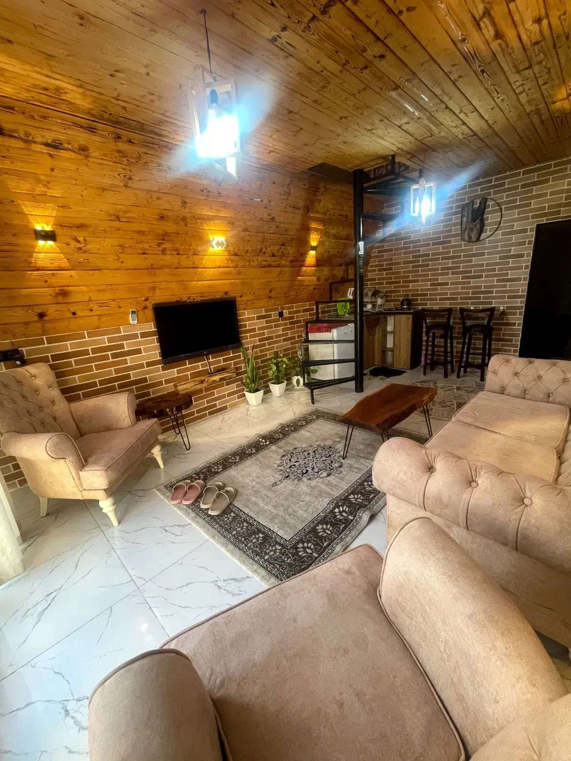 کلبه اسپرلوس دو خواب جکوزی|اجارهٔ کوتاهمدت ویلا و باغ|تنکابن, |دیوار