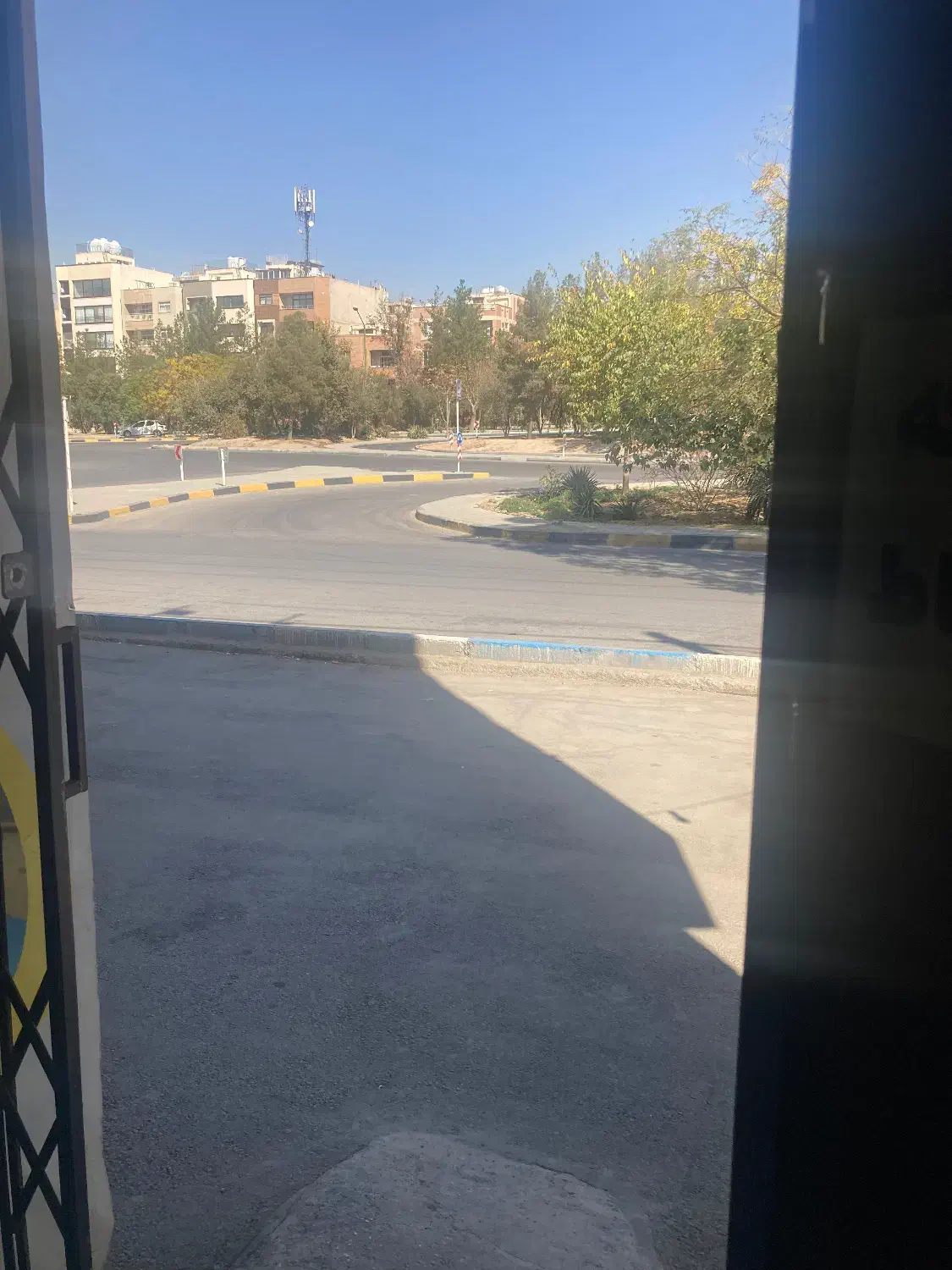 گلفروشی و گلخانه|اجارهٔ کوتاه‌مدت دفتر کار و فضای آموزشی|اصفهان, شفق|دیوار