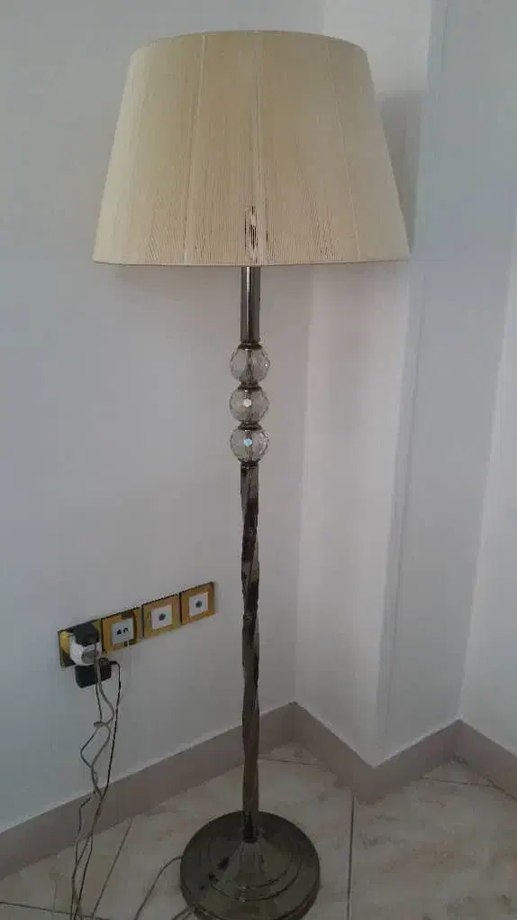 اباژور نوی نو|چراغ خواب و آباژور|اندیشه, اندیشه فاز ۳|دیوار