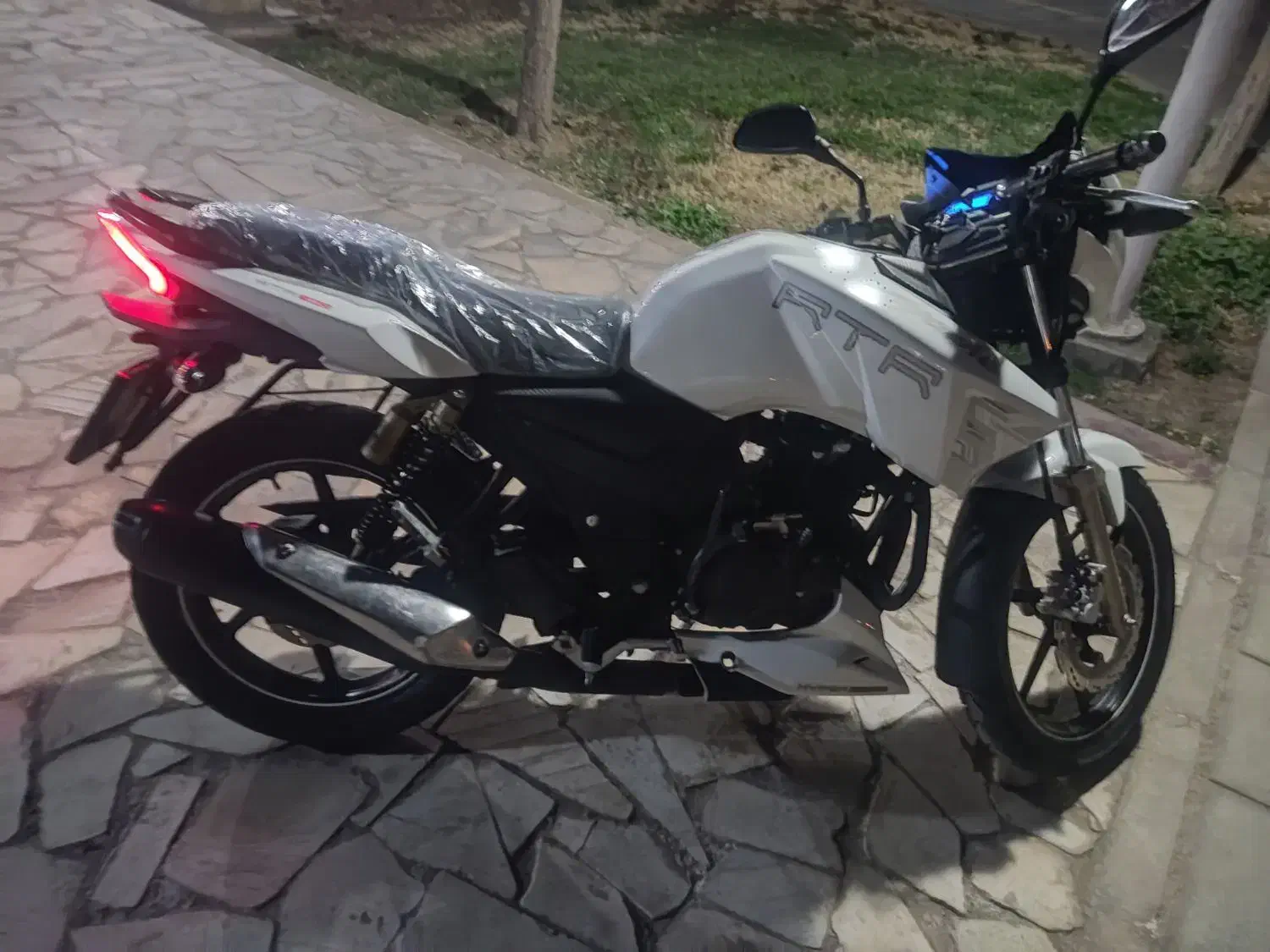 آپاچی 180|موتورسیکلت|قم, دانش|دیوار