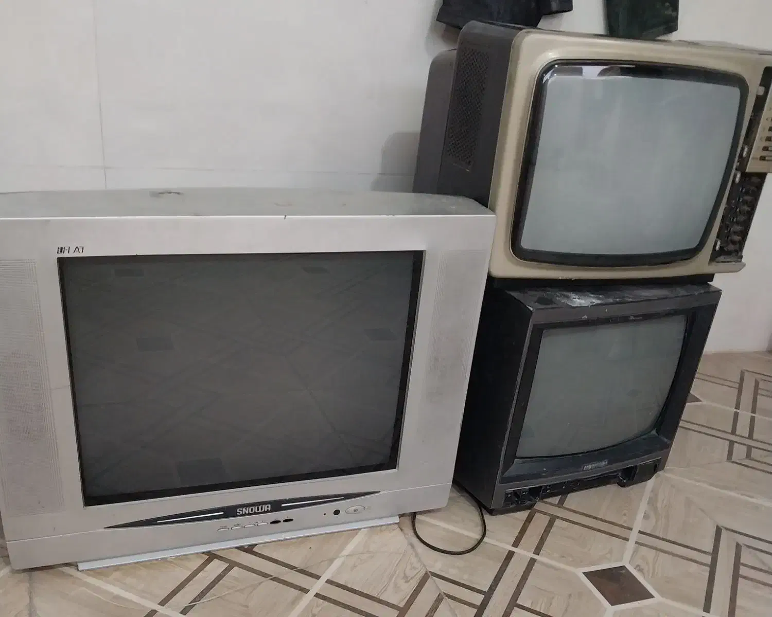 تلوزیون قدیمی|تلویزیون و پروژکتور|دزفول, |دیوار