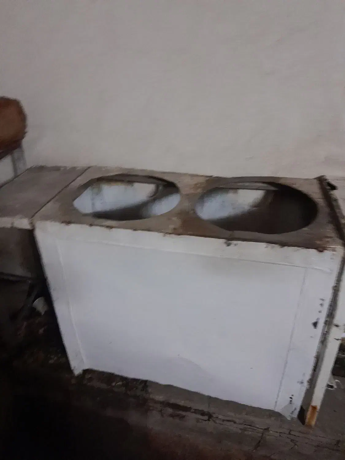 میز ومنقل اهنی ومیز چوبی کلبه ای چوب روسی زد اب|فروشگاه و مغازه|کاشان, باغ فین|دیوار