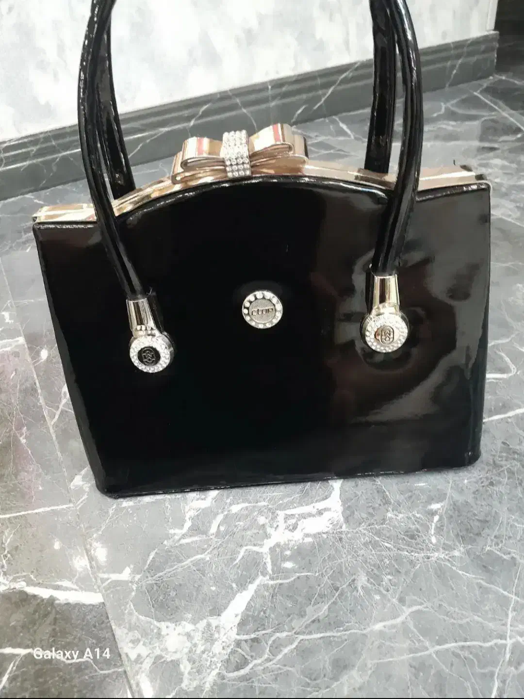 کیف مجلسی|کیف، کفش، کمربند|رشت, آزادگان|دیوار