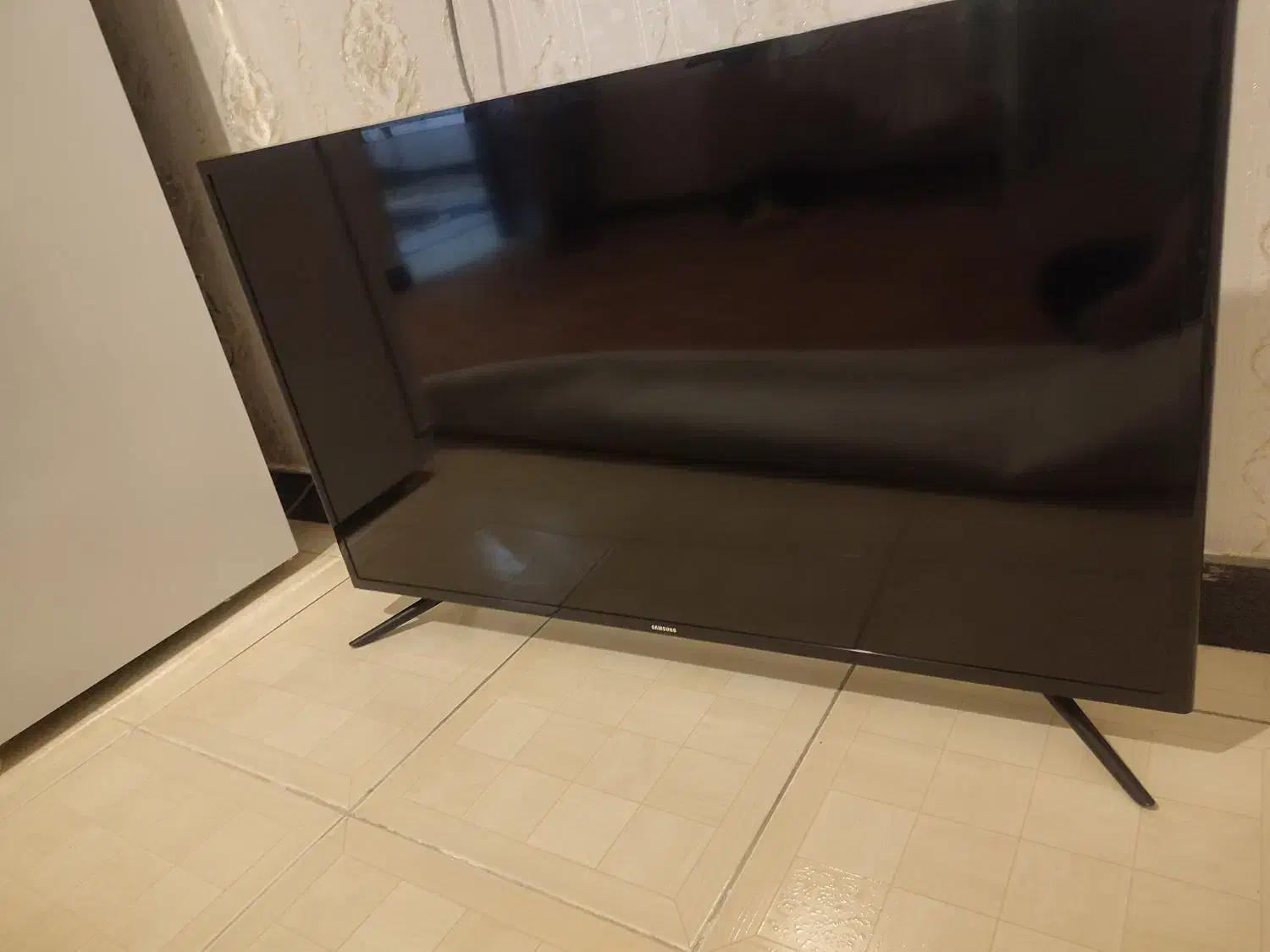 تلویزیون|تلویزیون و پروژکتور|هشتگرد, هشتگرد قدیم|دیوار