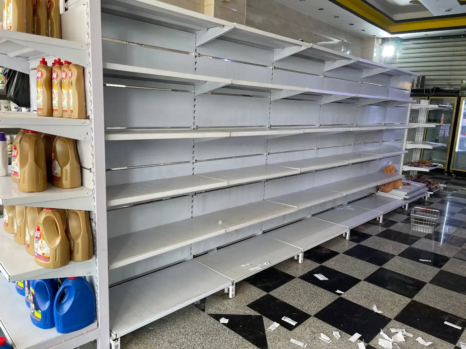 فروش قفسه فروشگاهی دسته دوم در حده نو|فروشگاه و مغازه|خمینیشهر, |دیوار