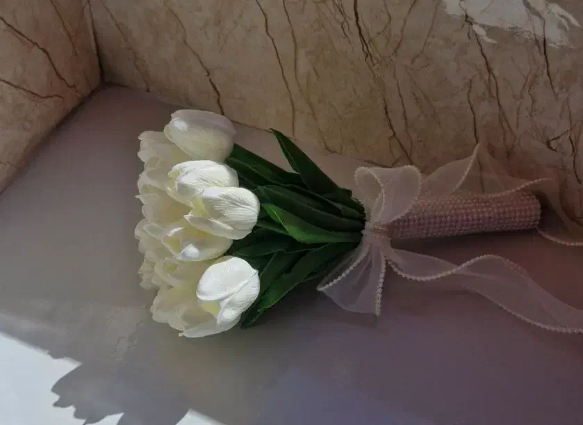 دسته گل عروس گل لاله لمسی دسته گل عقد|گل مصنوعی|بانه, |دیوار
